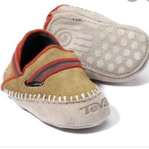 Teva Logan Leather Stretch Infant Moccasin
